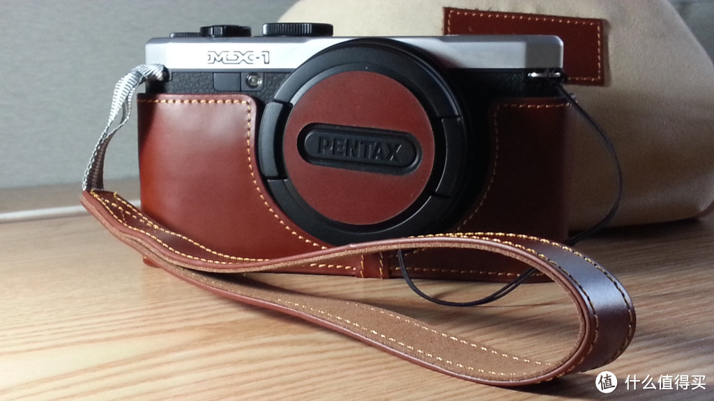 捯饬相机：宾得 MX-1 镜头盖贴皮、真皮底座、相机袋 + TOSHIBA 东芝 8GB FlashAir 无线存储卡