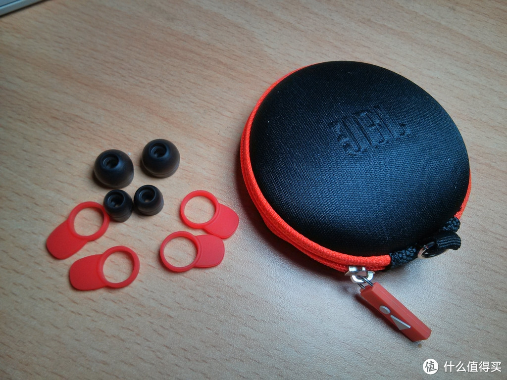 厚着大脸的3个蓝牙立体声耳机评测：Rockaway 洛科威 novero、JBL J46BT、Plantronics 缤特力 BackBeat GO 2