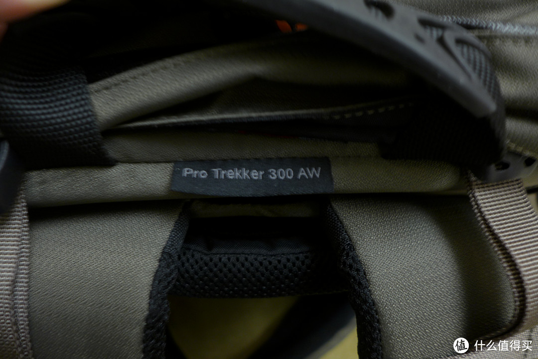 Lowepro 乐摄宝 AW 400 专业级双肩摄影背包、Flipside Sport 户外专业相机摄影包
