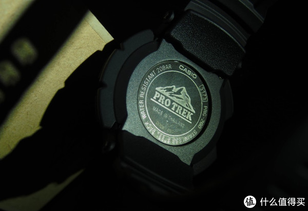 背面图 山峰logo!