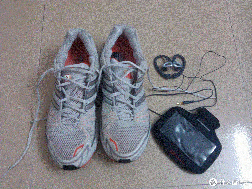 我的跑步小伙伴：adiStar Ride 2跑鞋+ 先锋耳挂式耳机 + Kalenji臂包，后附成果展示