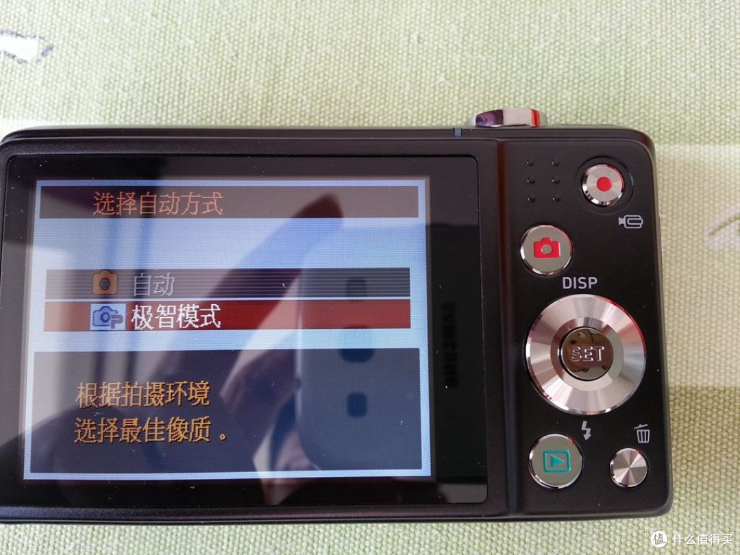 来张屏幕显示：浓郁的颗粒感仿佛回到了7、8年前，怀旧的节奏啊啊啊啊啊