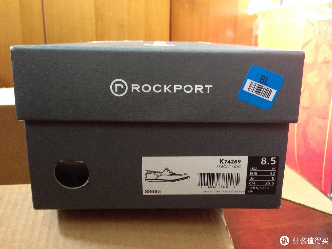 乐步鞋盒侧面，鞋子编号以及尺码，US 8.5，欧码 42