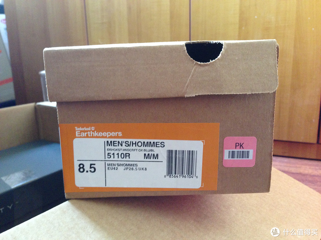 鞋盒详细信息，包活型号，尺码，还是一样的 US 8.5,EU 42