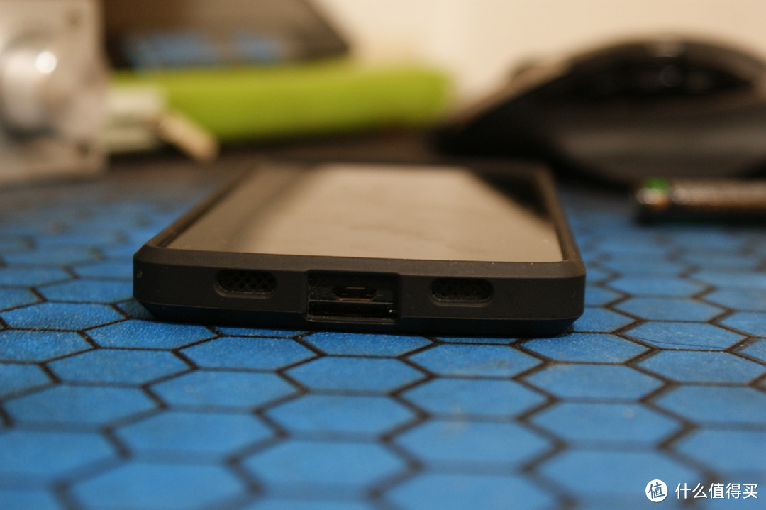 黑大硬的 SPIGEN SGP Ultra Hybrid Nexus 5 专用保护套
