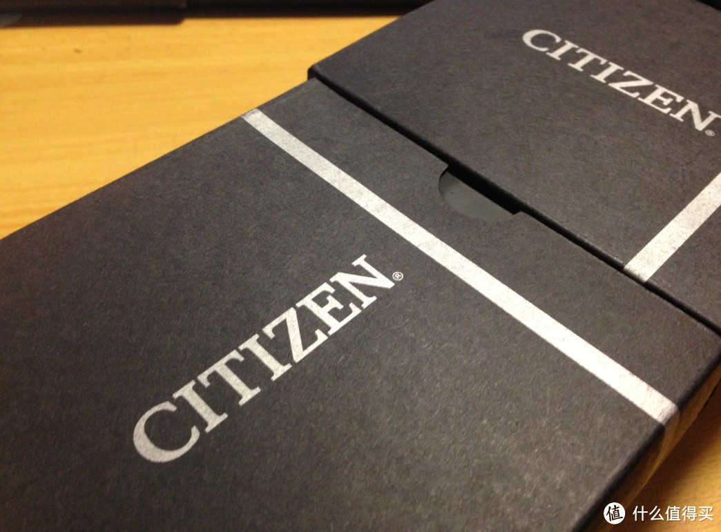 今年买了对表，CITIZEN 西铁城 STILETTO AR3010-65A 光动能腕表