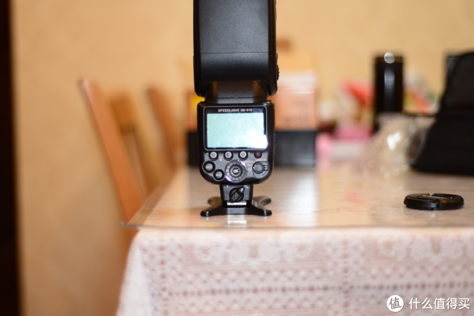 佳能出600ex之前,闪光灯显示屏不是点阵式的、、、、、尼康貌似从SB800开始就是了,优点是显示信息多、操作直观。 佳能出600ex之前,闪光灯显示屏不是点阵式的、、、、、尼康貌似从SB800开始就是了,优点是显示信息多、操作直观。
