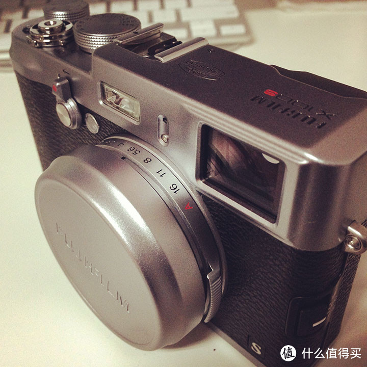 Fujifilm 富士 X100S 等效35mm 定焦 便携机