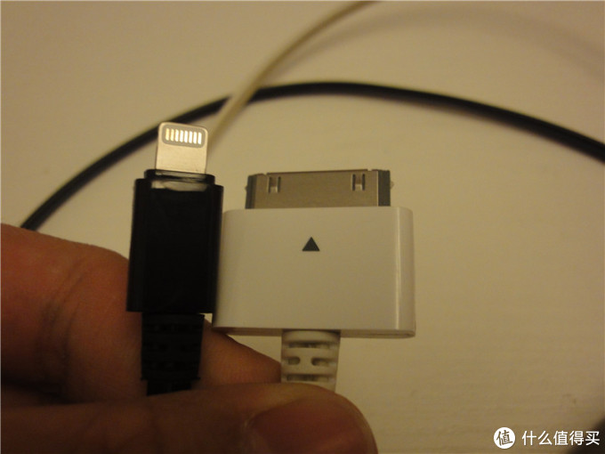 30 Pin 和 Lightning 30 Pin 和 Lightning