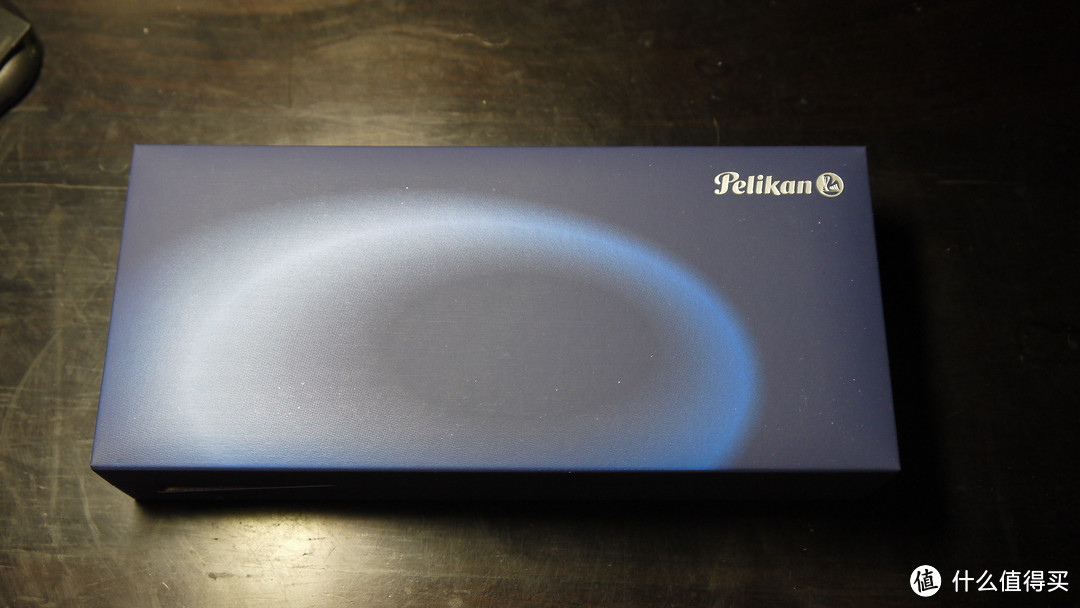 晒晒平时上班带的东西：Pelikan 百利金 M200 透明示范特别版 钛金钢笔、MOLESKINE 日志本、Kindle PaperWhite