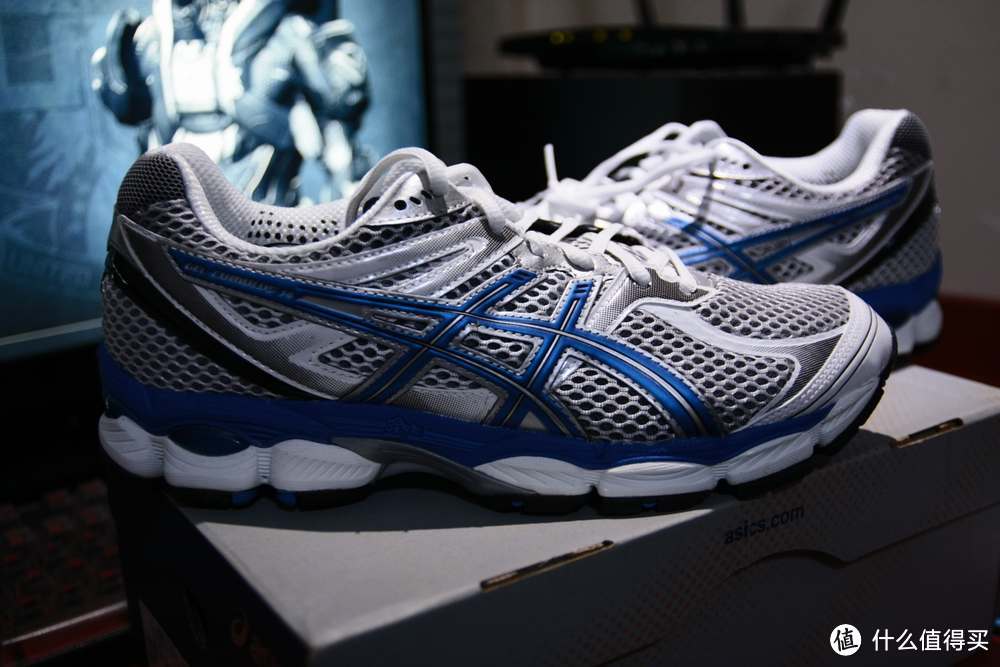 海淘三双ASICS 亚瑟士：GEL-Cirrus33 2 女款跑鞋、GEL-Nimbus 14 男款*级缓震跑鞋、GEL-Cumulus 14 缓冲跑鞋