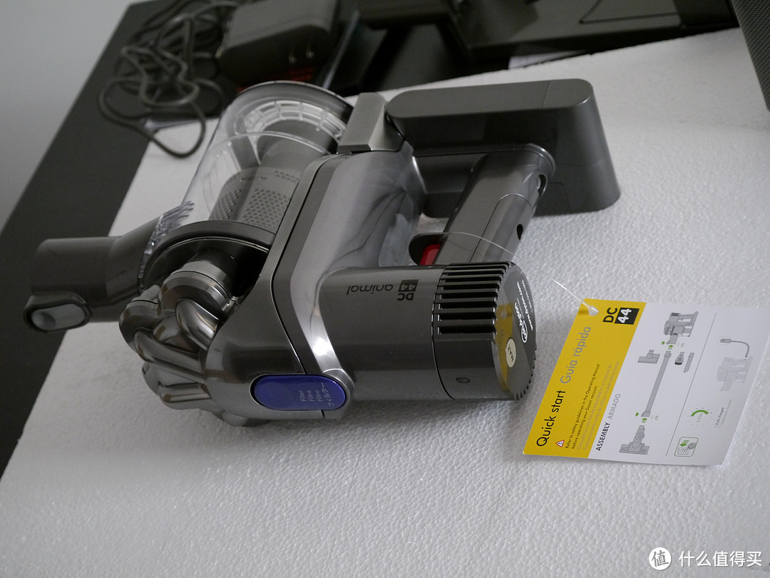 Dyson 戴森 AM01 经典 无叶电风扇 + Digital Slim 手持式吸尘器 DC44，与DC35简单比较