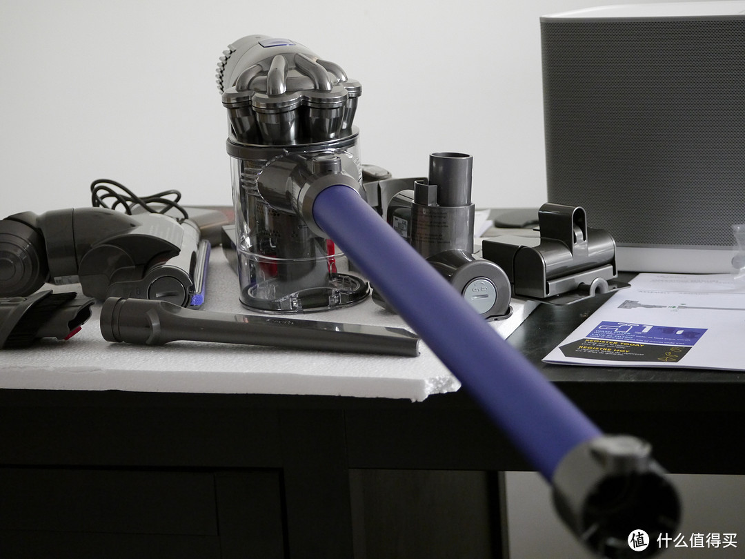 Dyson 戴森 AM01 经典 无叶电风扇 + Digital Slim 手持式吸尘器 DC44，与DC35简单比较