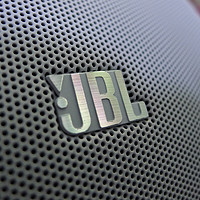 就当充电器用吧！JBL OnBeat Micro 便携音乐底座