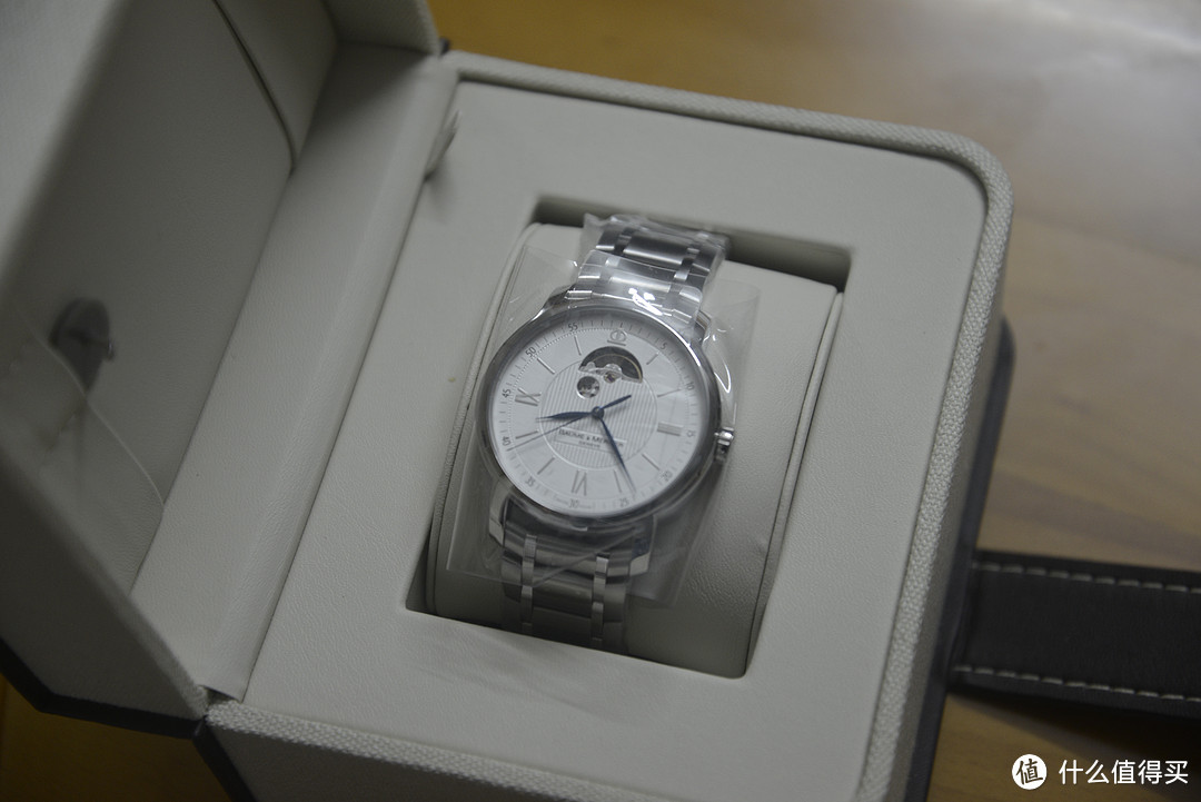 人肉带回的 Baume&Mercier 名士 MOA08688 男士自动机械腕表，顺便晒晒送给岳父岳母的 MOA08833、MOA10035