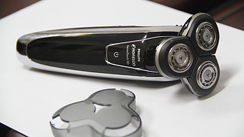 飞利浦 Norelco 臻锋系列 1280X SensoTouch 剃须刀使用总结(手感|续航|剃须|清洁)