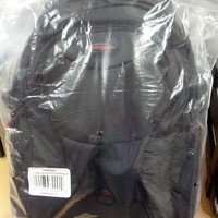泰格斯都市风时尚双肩背包外观展示(拉链头|卡扣|防雨罩|背带)