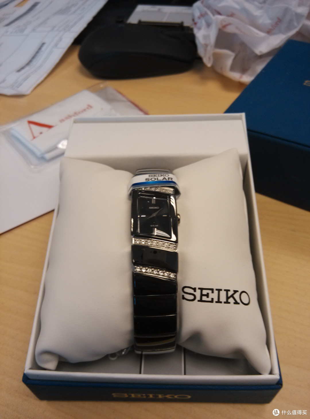 SEIKO 精工 SUP169 女款太阳能腕表