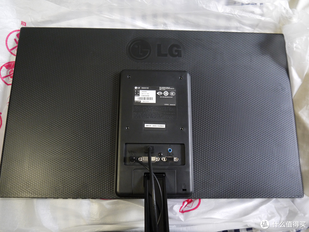 为了波姐购入 LG 24EA53V 23.8寸 IPS显示器