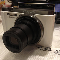自拍神器之外的选择：CASIO 卡西欧 ZR1200 数码相机