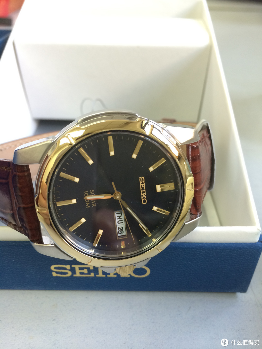 土豪金光动能：Seiko 精工 SNE102 男款腕表