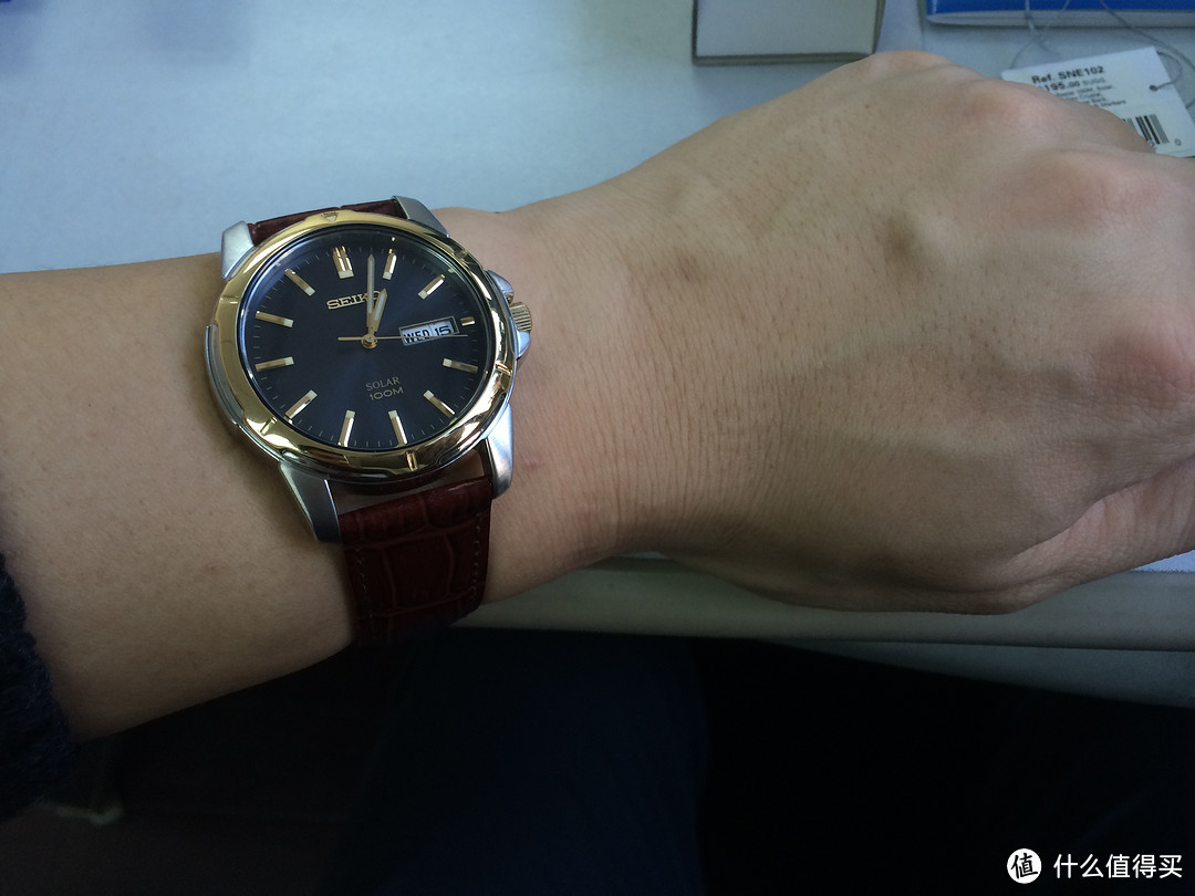 土豪金光动能：Seiko 精工 SNE102 男款腕表