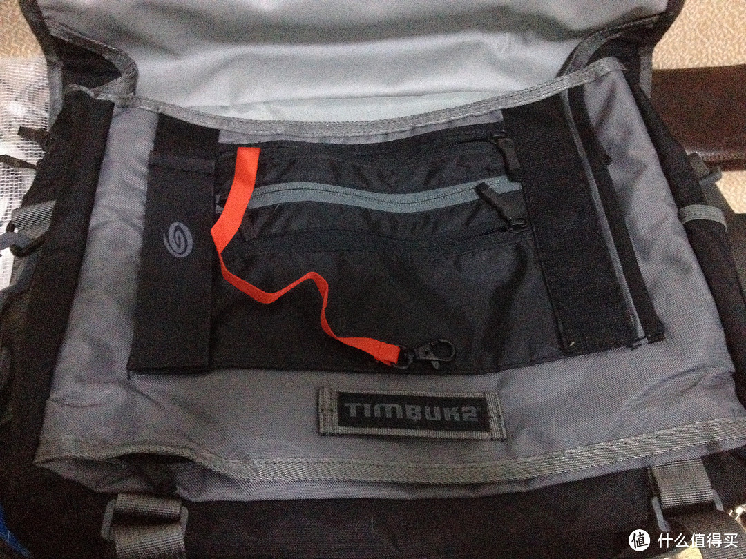 Timbuk2 天霸 Command Laptop TSA 电脑邮差包，附带魔都农村大叔翻包