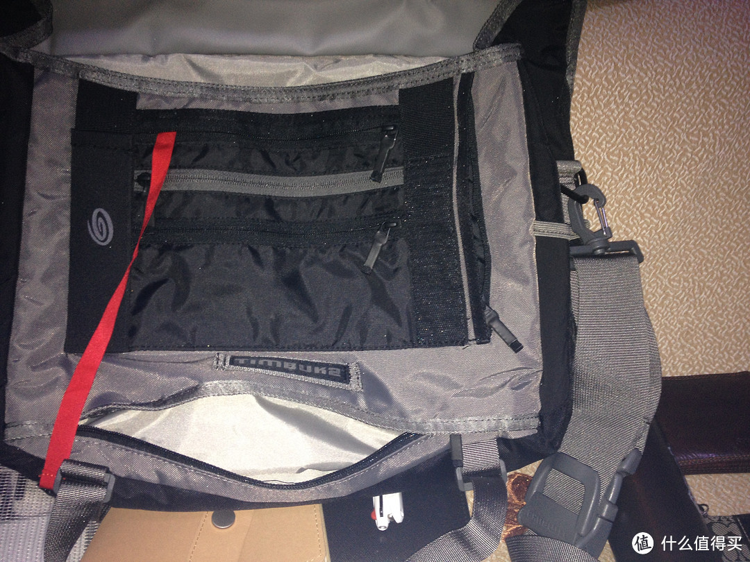 Timbuk2 天霸 Command Laptop TSA 电脑邮差包，附带魔都农村大叔翻包