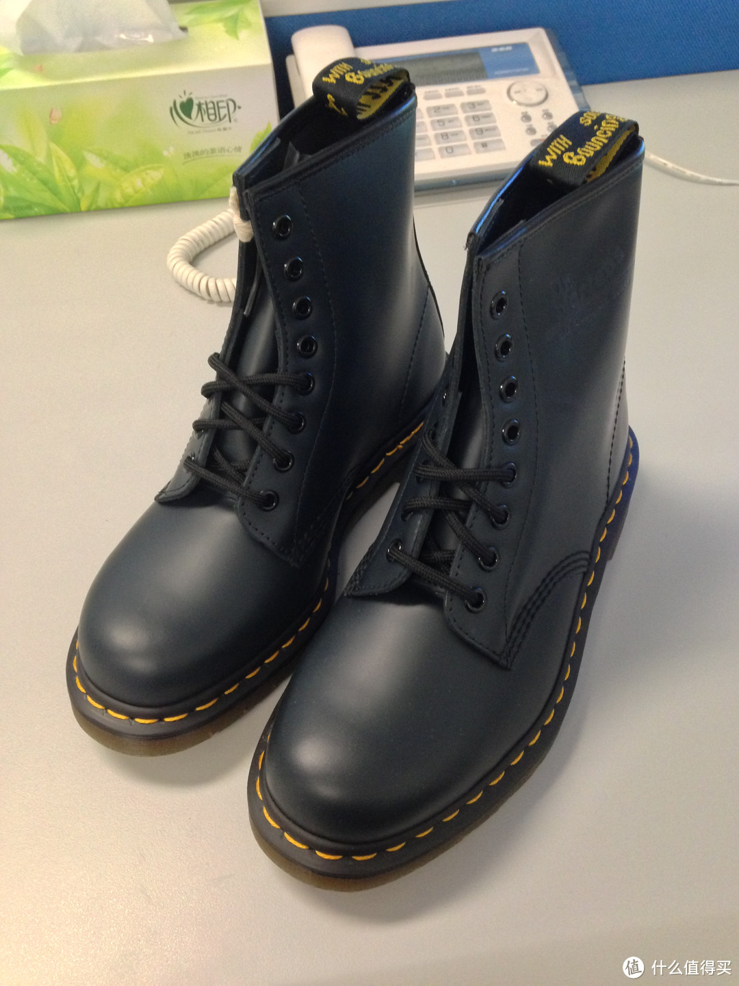 Clarks 其乐 Bushacre 2 男款沙漠靴+Dr. Martens 1460 经典款 女款马丁靴