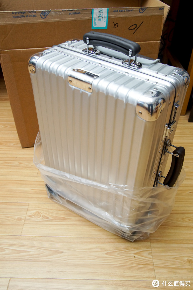 Rimowa 日默瓦 Classic Flight 974.52 旅行箱