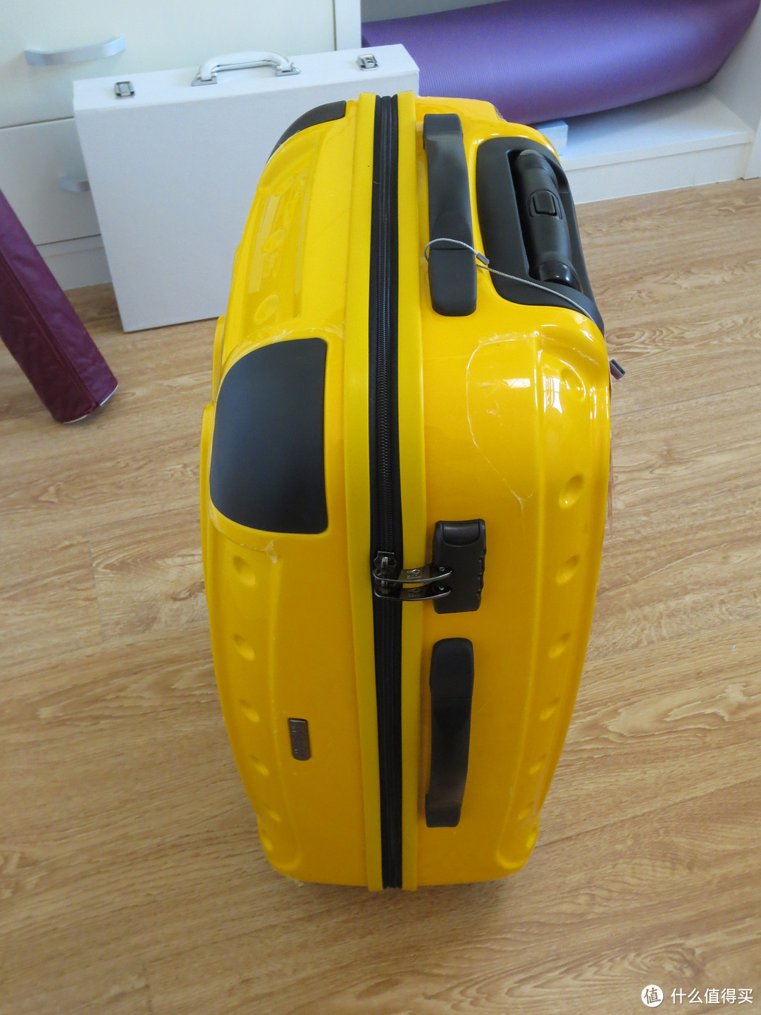 出行箱包两连晒：AmericanTourister赛车款大黄蜂，森泰斯中性防雨套双肩电脑包