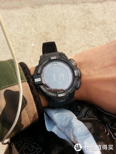 Casio 卡西欧 Protrek PRG-270-1 男款登山表，反显超酷