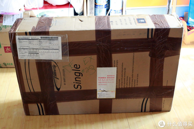 包装应该是原包装,还算完整