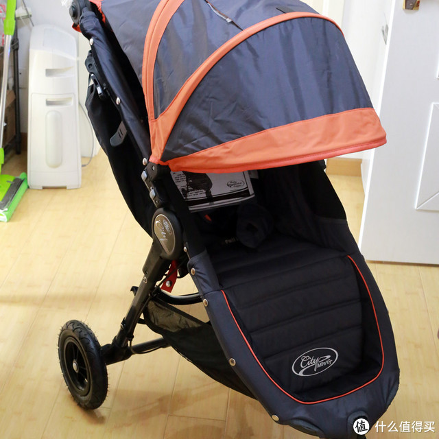 婴儿手推车中的法拉利：Baby Jogger City Mini 单人 GT（高性能）版 婴儿手推车