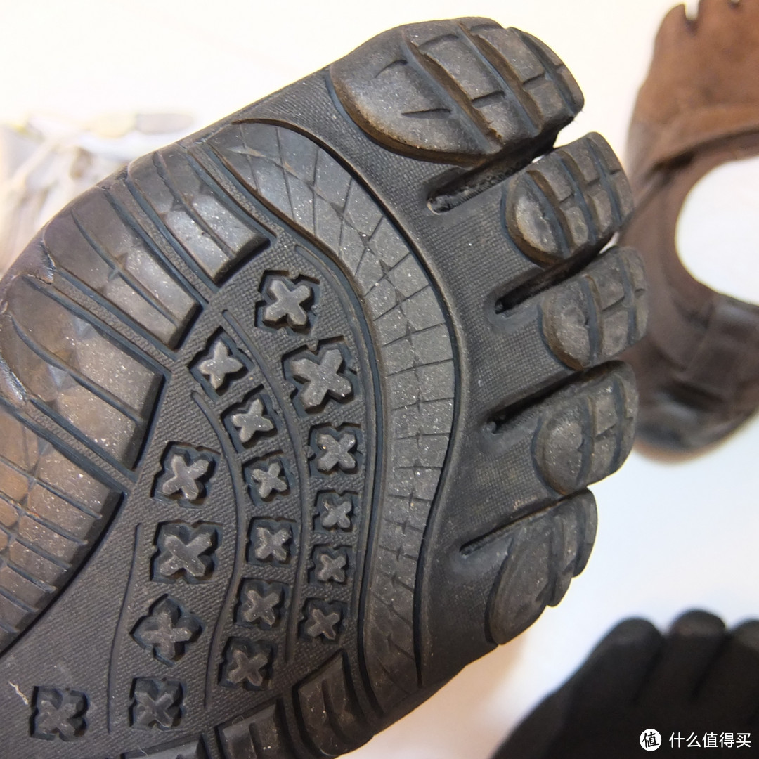 晒几双 Vibram Fivefingers 五趾鞋：Bikila LS、KSO Trek、Classic