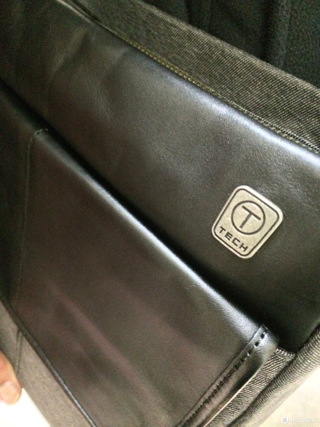 #2014情人节特辑#给越来越好的你:Tumi Luggage T-tech Forge Pueblo Top Zip Flap 男士单肩包
