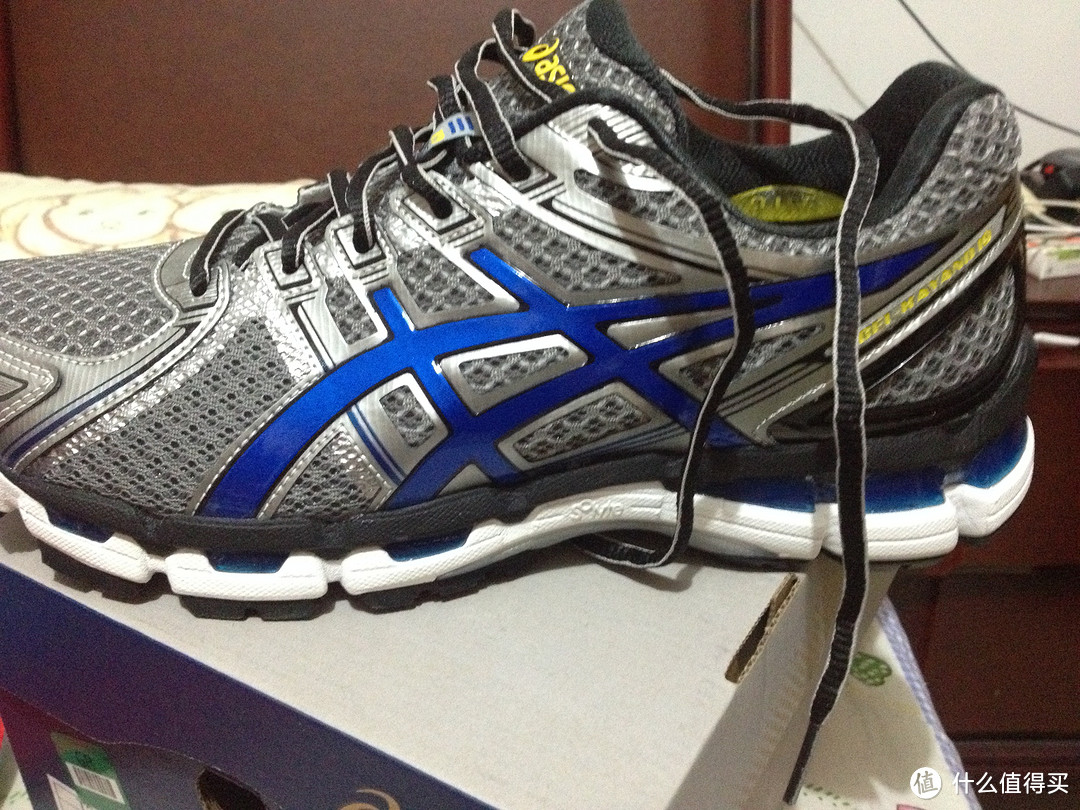 能2e就2e，千万别4e，84刀的ASICS 亚瑟士 GEL-Kayano 19 男款跑鞋 终于到手