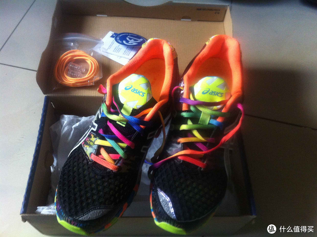 无亮骚，不跑步——ASICS 亚瑟士 GEL-NOOSA TRI 8 男 跑步鞋 T306N