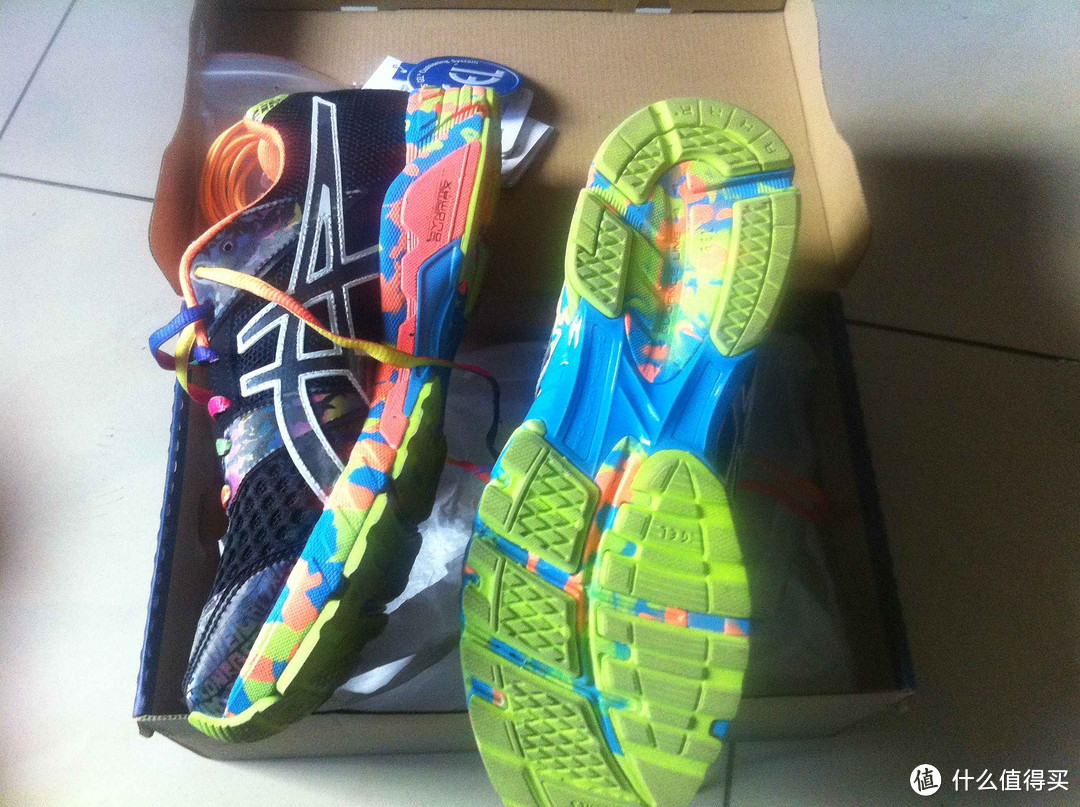 无亮骚，不跑步——ASICS 亚瑟士 GEL-NOOSA TRI 8 男 跑步鞋 T306N