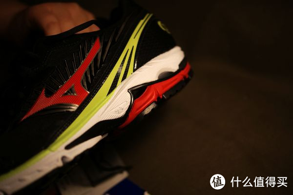 新年的惊喜：299元购入 Mizuno 美津浓 Wave Rider 16 缓震跑鞋