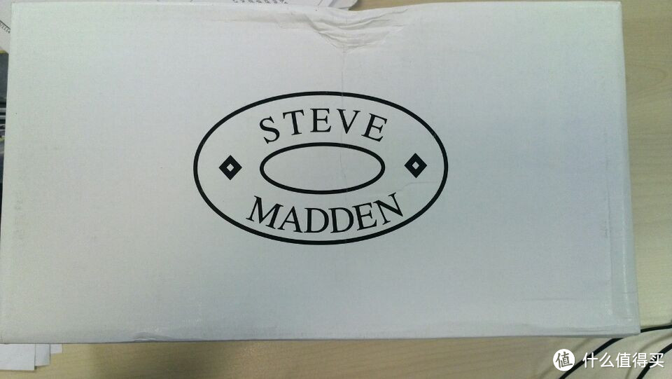 大大的STEVE MADDEN标志