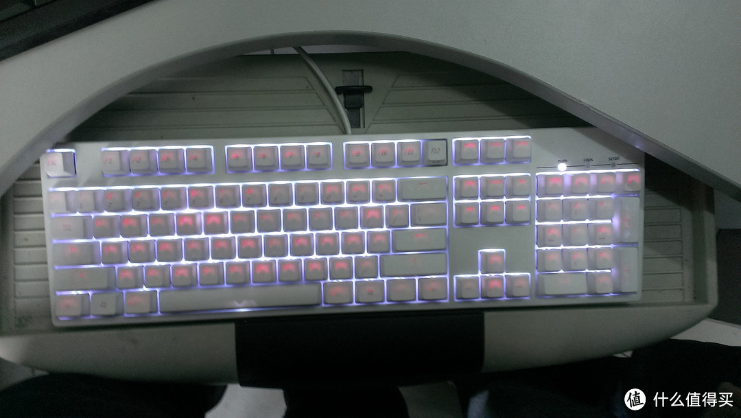 IKBC F104 背光机械键盘 白色茶轴