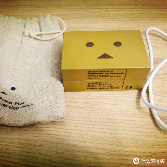 只因为在窗前多看了你一眼——cheero 纸箱人阿楞 移动电源 6000mAh