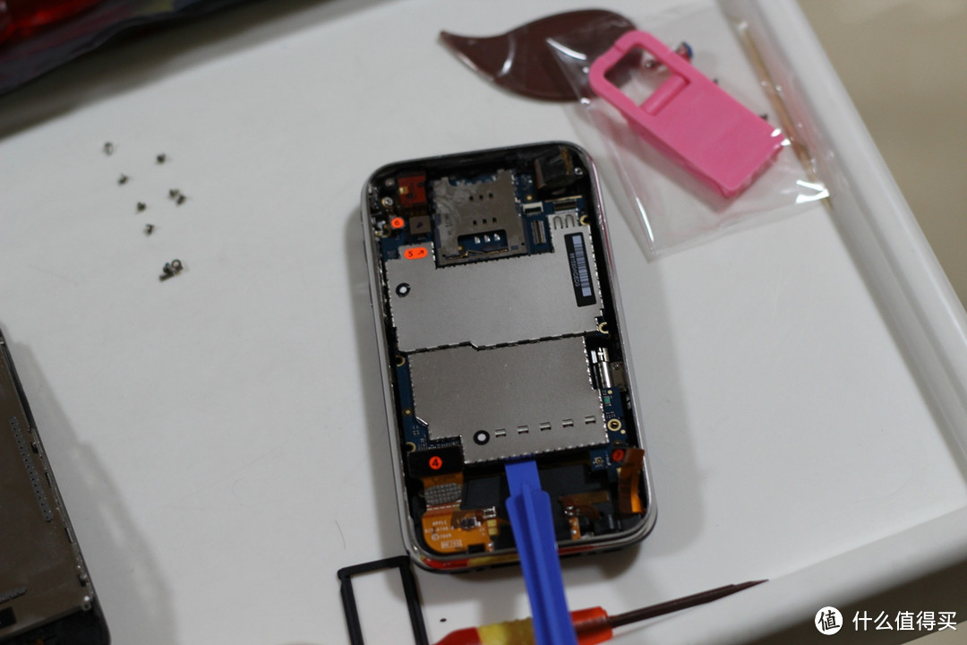 拯救一代神机——iPhone 3GS 拆机更换 电池