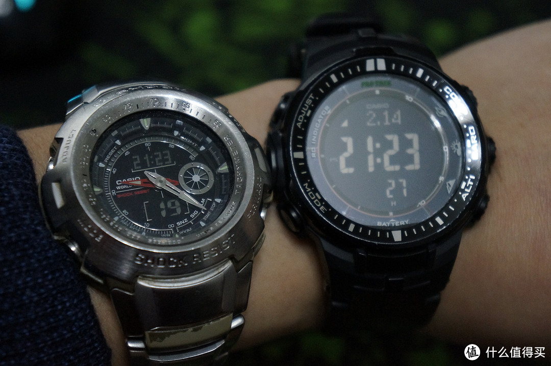 Casio 卡西欧 PRW-3000-1CR 登山系列 男款腕表 + MOVADO 摩凡陀 2100004博物馆系列 情侣款 女款时装腕表