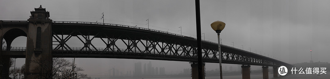雨中的武汉长江大桥忒霸气了，跟南京长江大桥FEEL完全不同