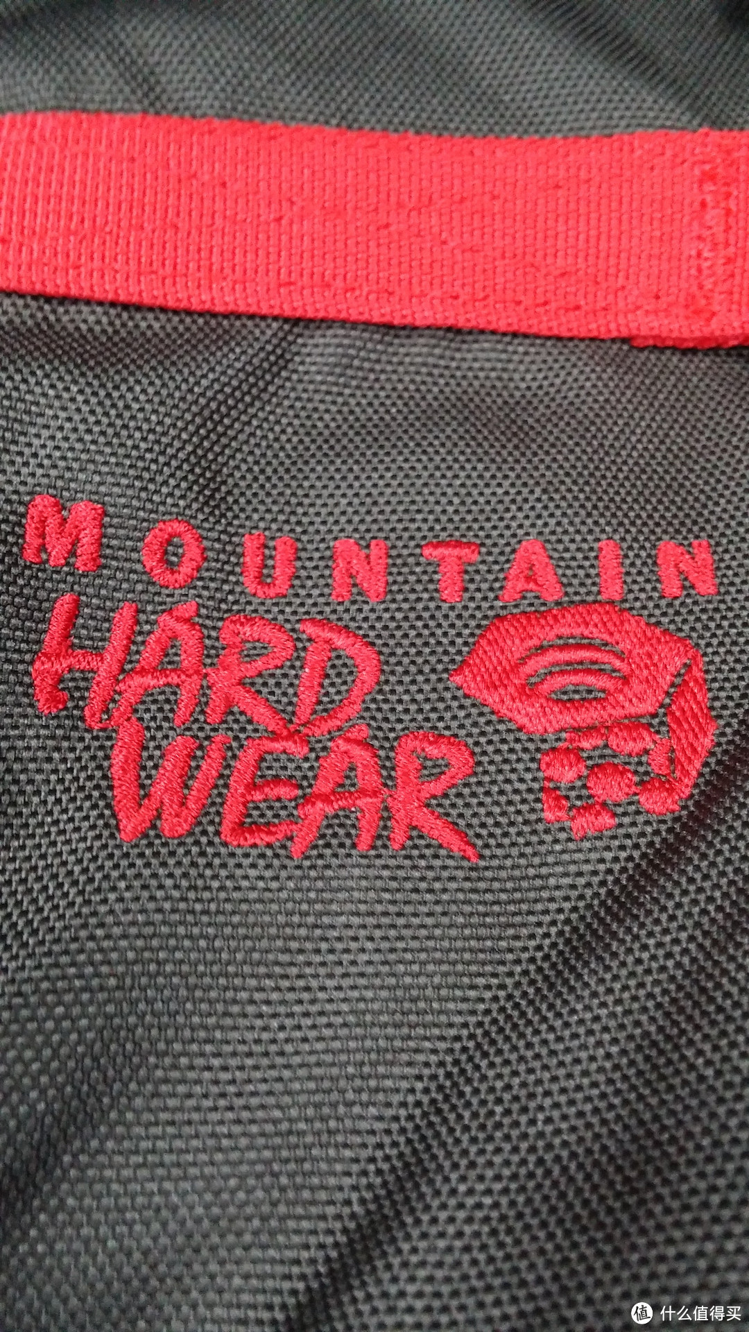 张扬的Mountain Hardwear 山浩 Tablet 通勤背包 + 低调的Gunnar Optiks INT-00101 防疲劳眼镜