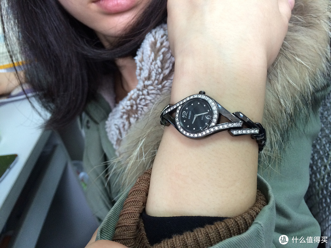 送妹纸的森日礼物：SEIKO 精工 SUP177 女款 太阳能 时装腕表