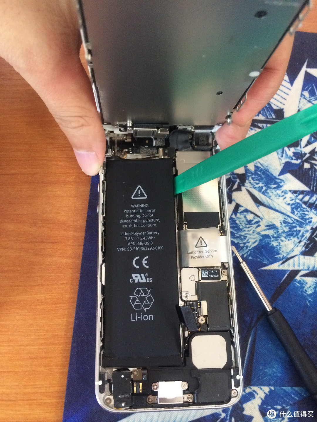 自己动手 丰衣足食：iFixit iPhone 5 替换电池套装