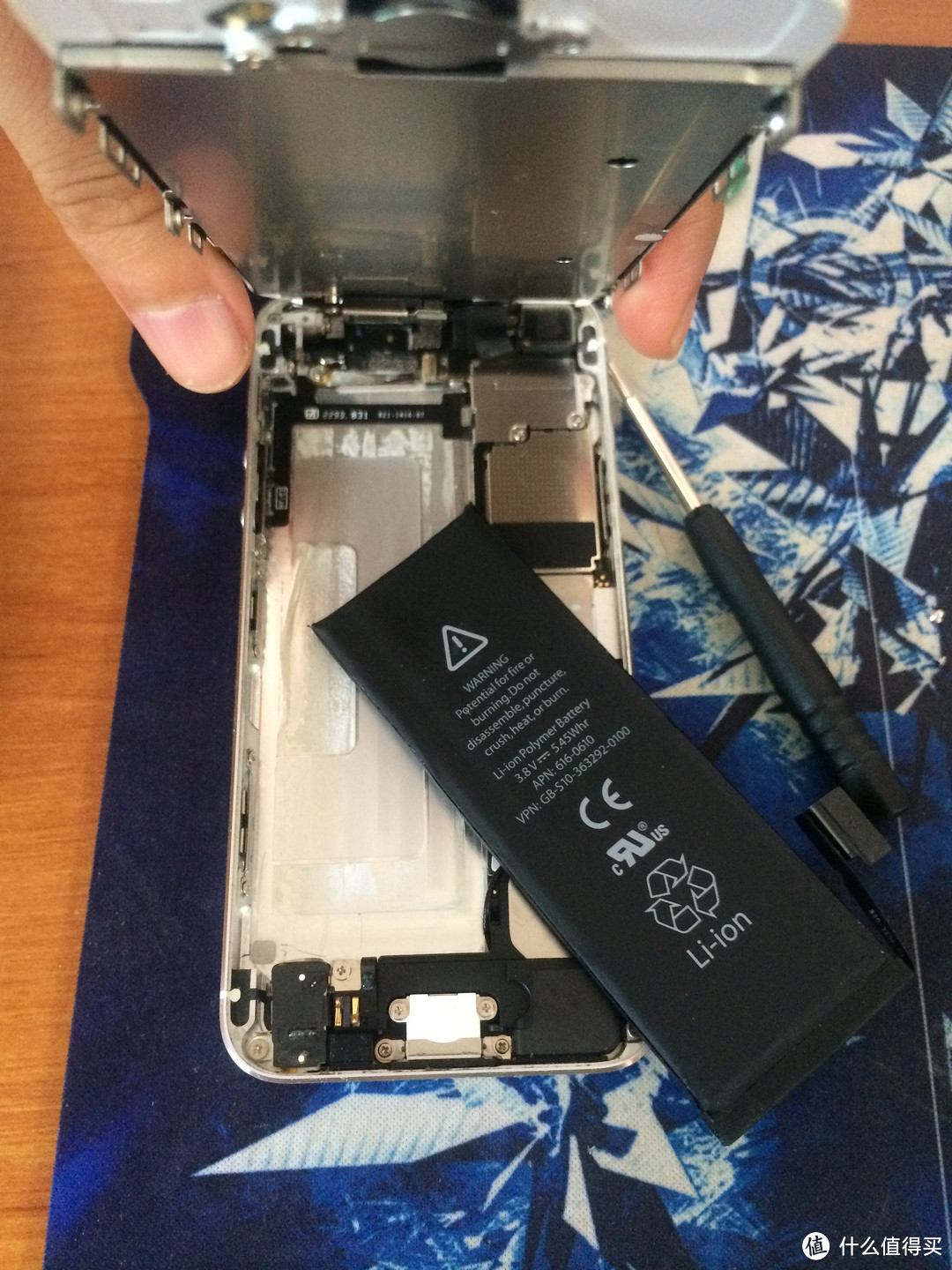 自己动手 丰衣足食：iFixit iPhone 5 替换电池套装